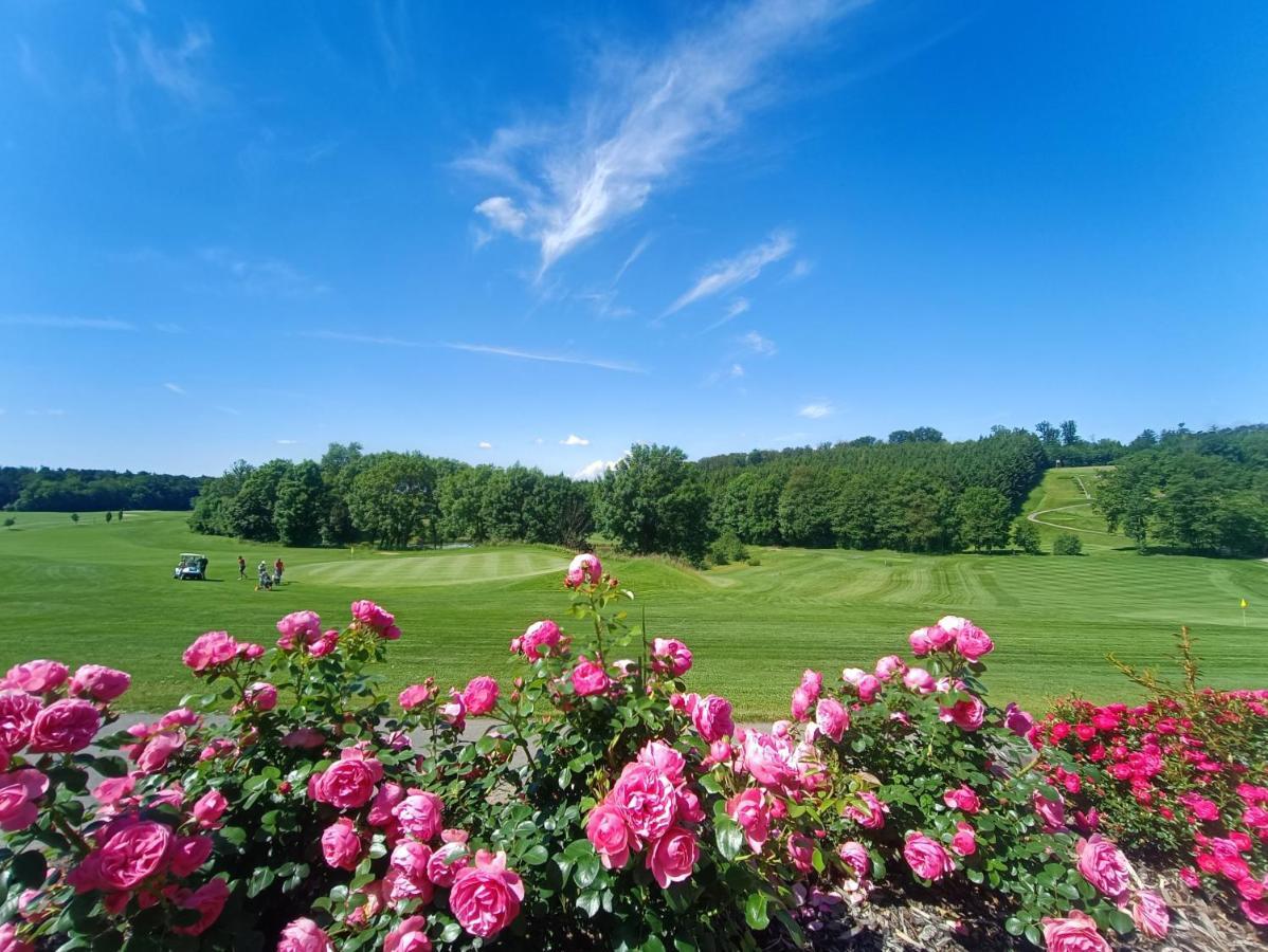 Golf Resort Kloech Klöch Exterior foto