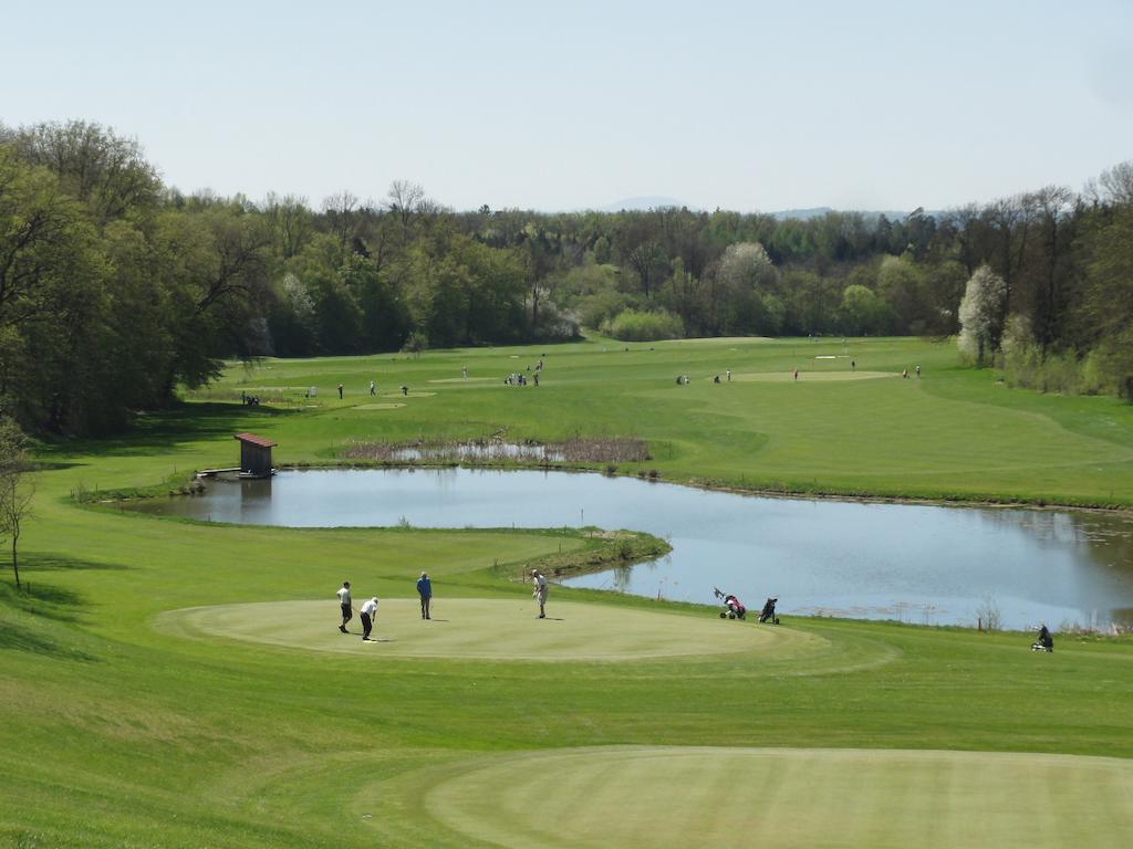 Golf Resort Kloech Klöch Exterior foto